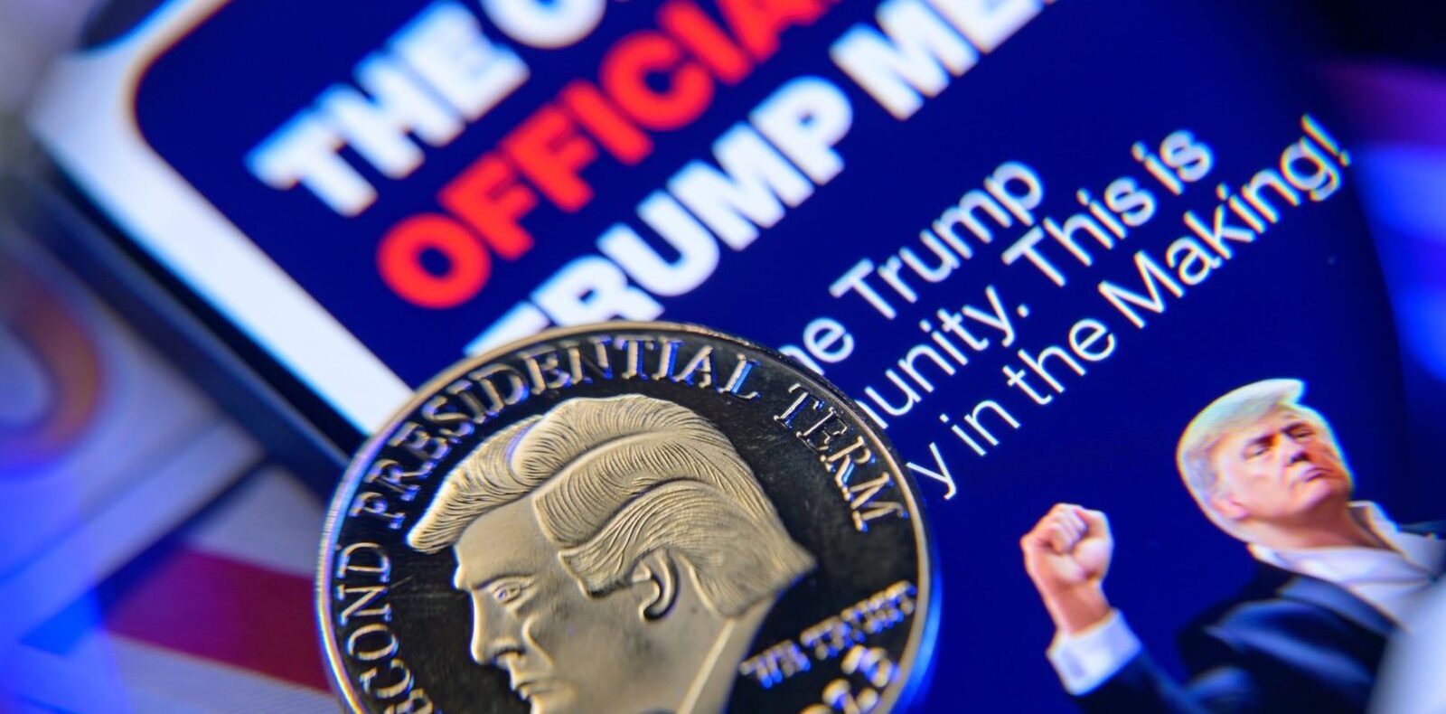 Monedă comemorativă cu Donald Trump, aprobată pentru aniversarea Statelor Unite O comisie specializată a dat undă verde pentru designul unei monede comemorative din aur, ce va purta efigia fostului președinte american Donald Trump