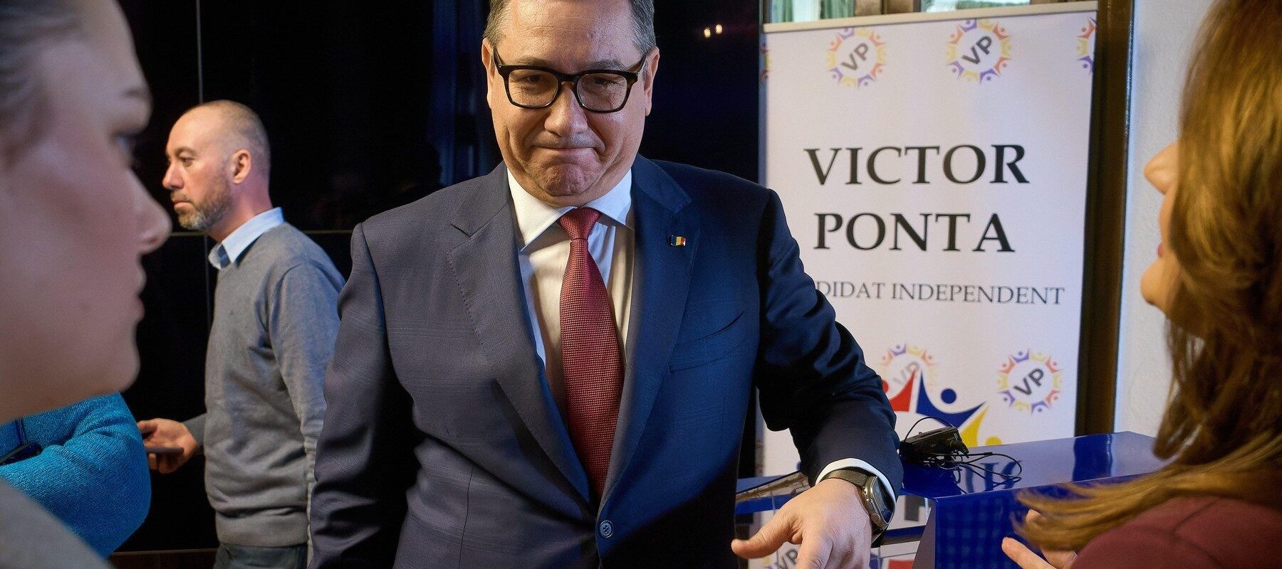 Ponta o acuză pe Țoiu la CNCD, apoi la Parchetul General