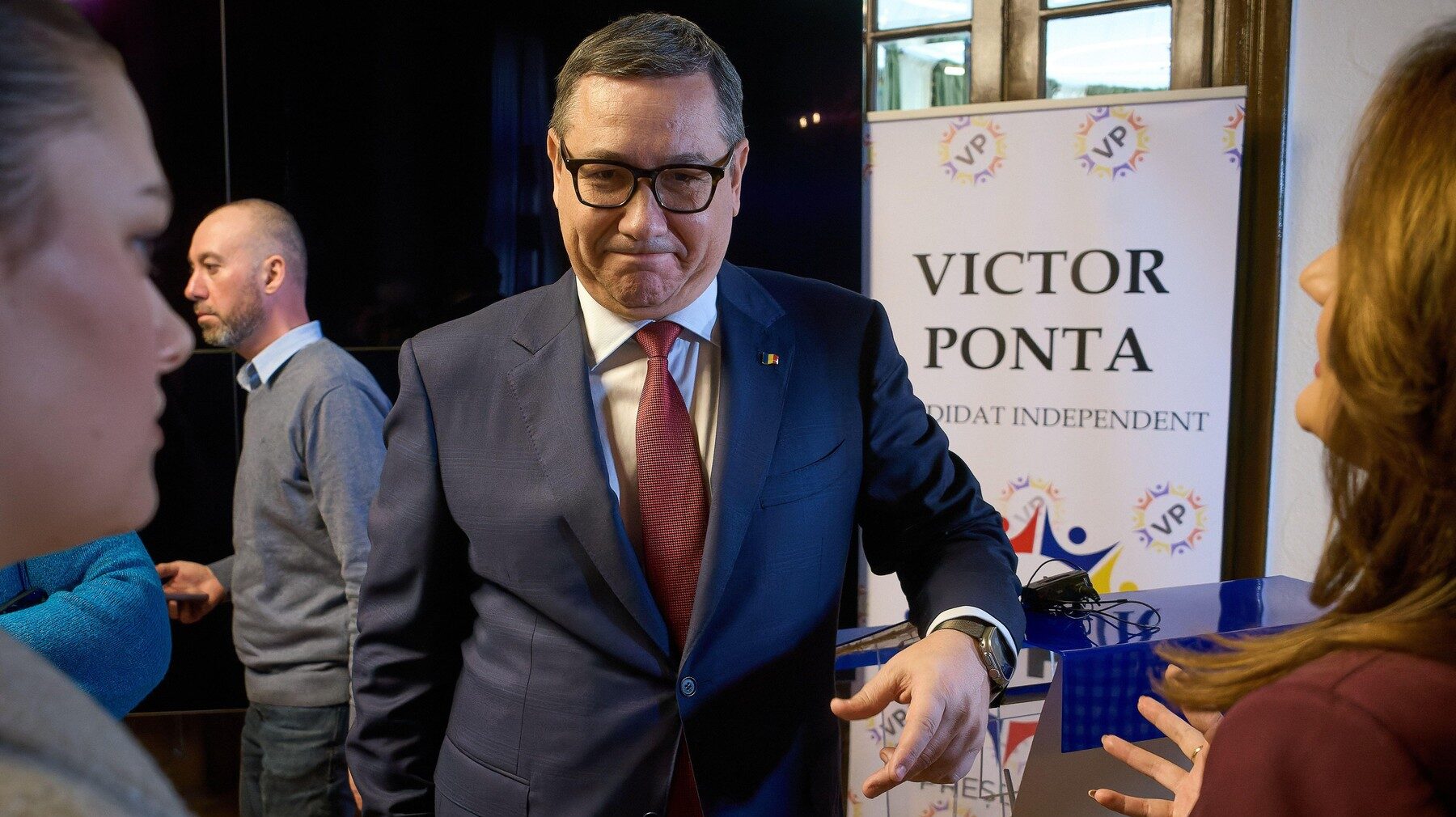Ponta o acuză pe Țoiu la CNCD, apoi la Parchetul General