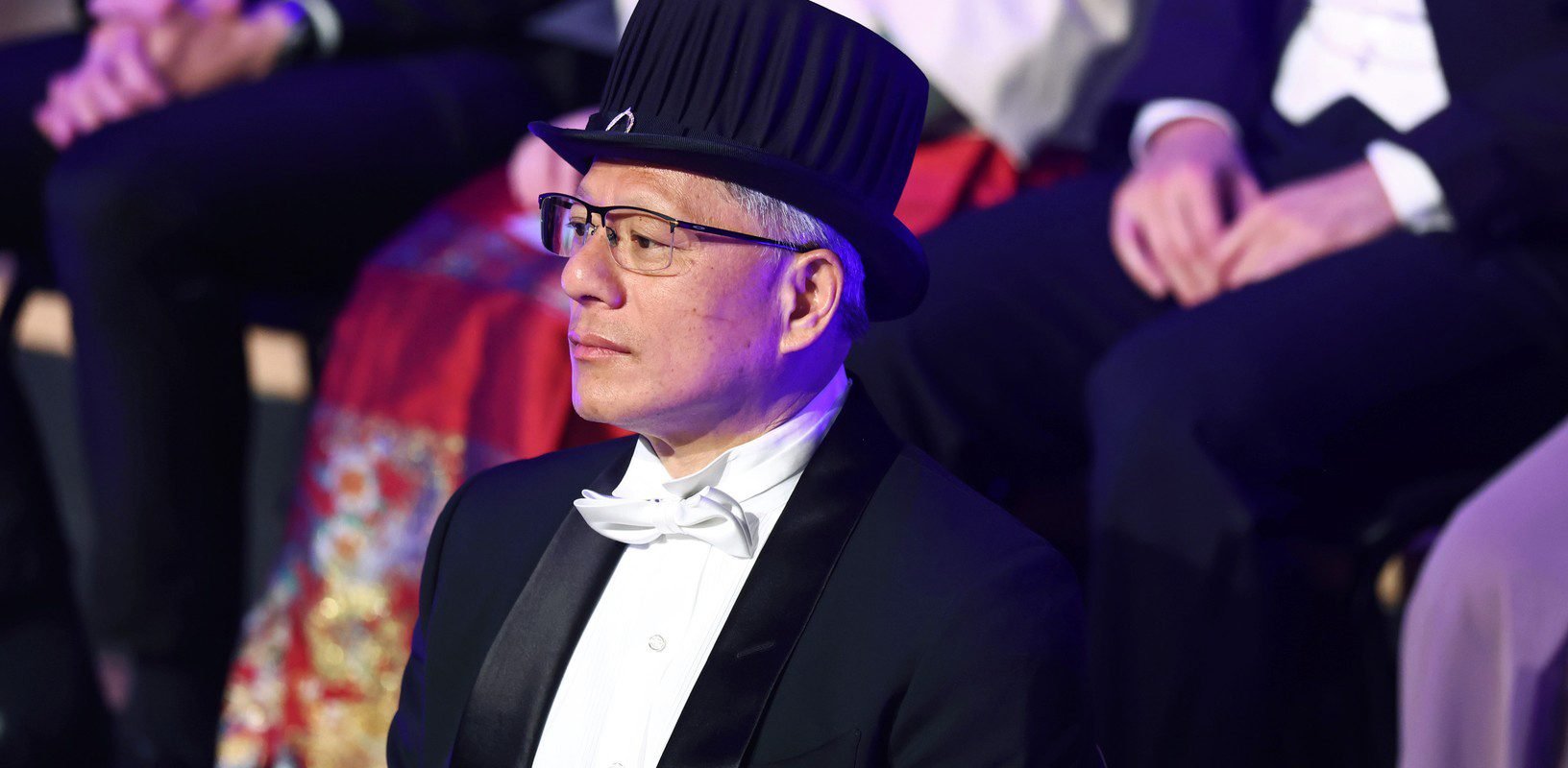 Inteligența artificială va schimba piața muncii, dar nu va genera concedieri masive, spune șeful Nvidia Jensen Huang, directorul general al Nvidia, un lider important în domeniul tehnologiei, anticipează o transformare majoră pe piața muncii datorită inteligenței artificiale (AI), dar nu crede într-un val brusc de disponibilizări