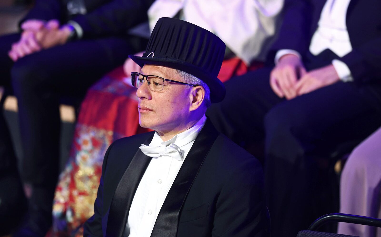 Inteligența artificială va schimba piața muncii, dar nu va genera concedieri masive, spune șeful Nvidia Jensen Huang, directorul general al Nvidia, un lider important în domeniul tehnologiei, anticipează o transformare majoră pe piața muncii datorită inteligenței artificiale (AI), dar nu crede într-un val brusc de disponibilizări