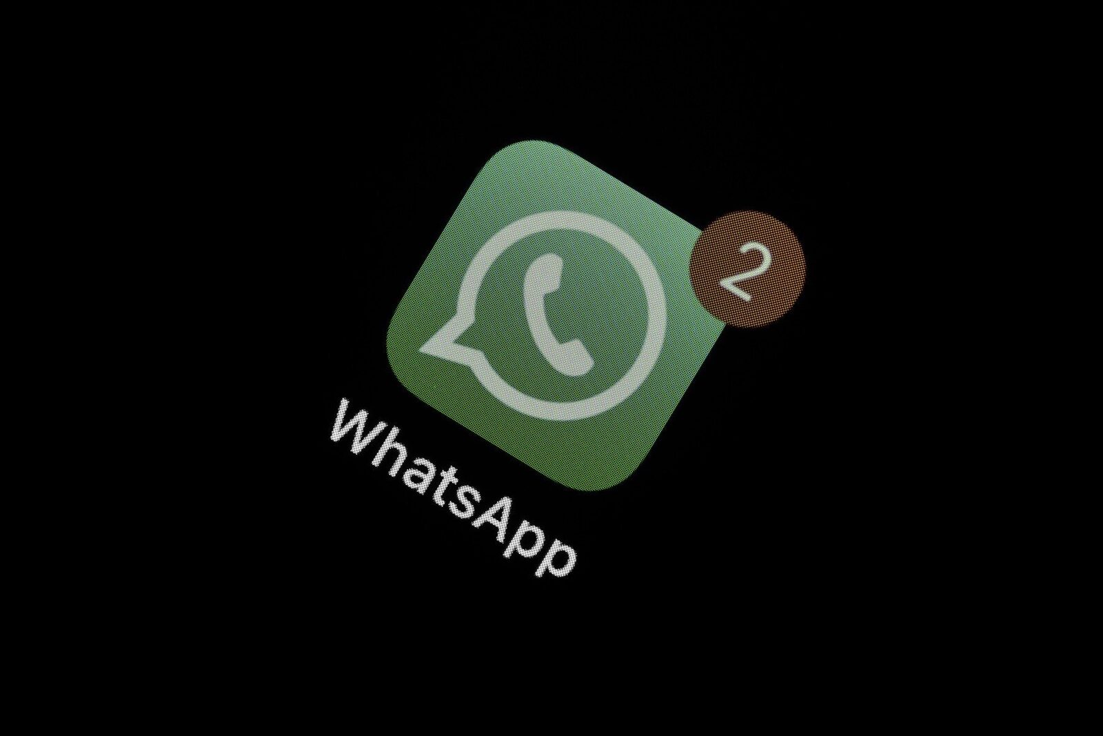 Avertisment: Campanie masivă de phishing vizează utilizatorii WhatsApp din România O nouă campanie de phishing de amploare, care folosește numele companiei de curierat FAN Courier, a fost descoperită de cercetătorii în securitate informatică de la Bitdefender