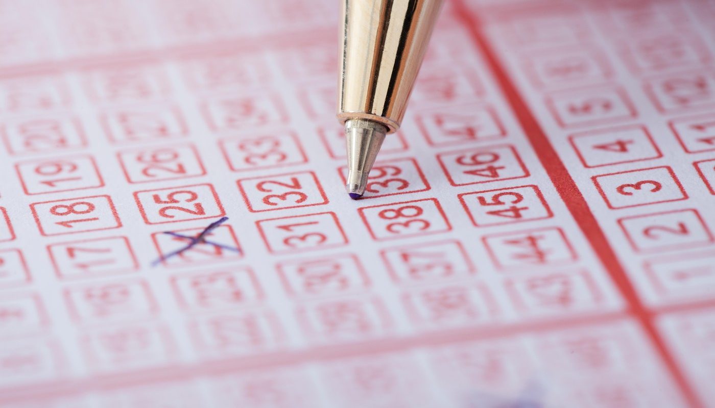 Un jucător de Loto 6/49 a câștigat peste 4,5 milioane de euro, după ce a ales aceeași combinație de numere timp de peste un deceniu
