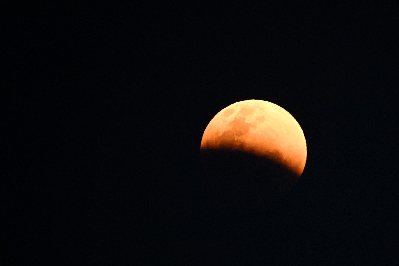 Eclipsa de pe 3 martie aduce schimbări majore pentru patru zodii: Berbec, Leu, Scorpion și Capricorn Astrologii anunță o perioadă de transformare și oportunități pentru nativii din patru zodii, influențată de eclipsa din 3 martie