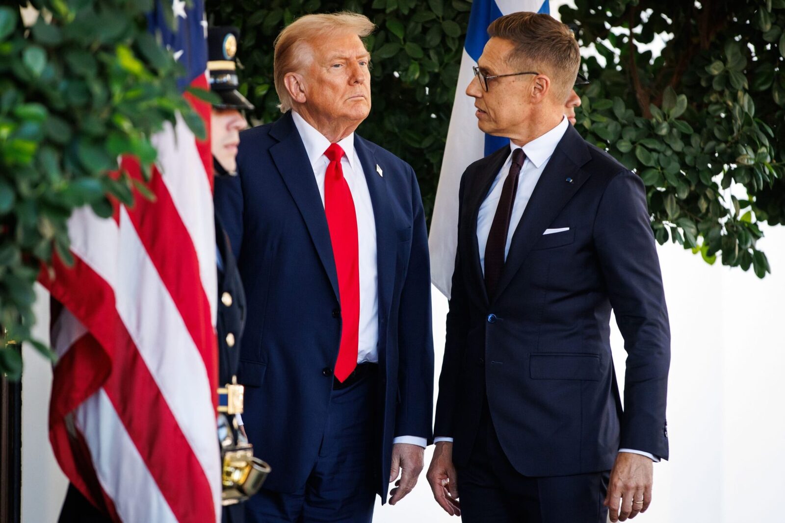 Stubb avertizează asupra riscului unei recesiuni globale, mai grave decât pandemia Președintele Finlandei, Alexander Stubb, a lansat un avertisment cu privire la posibilele consecințe economice ale unui conflict armat cu Iranul