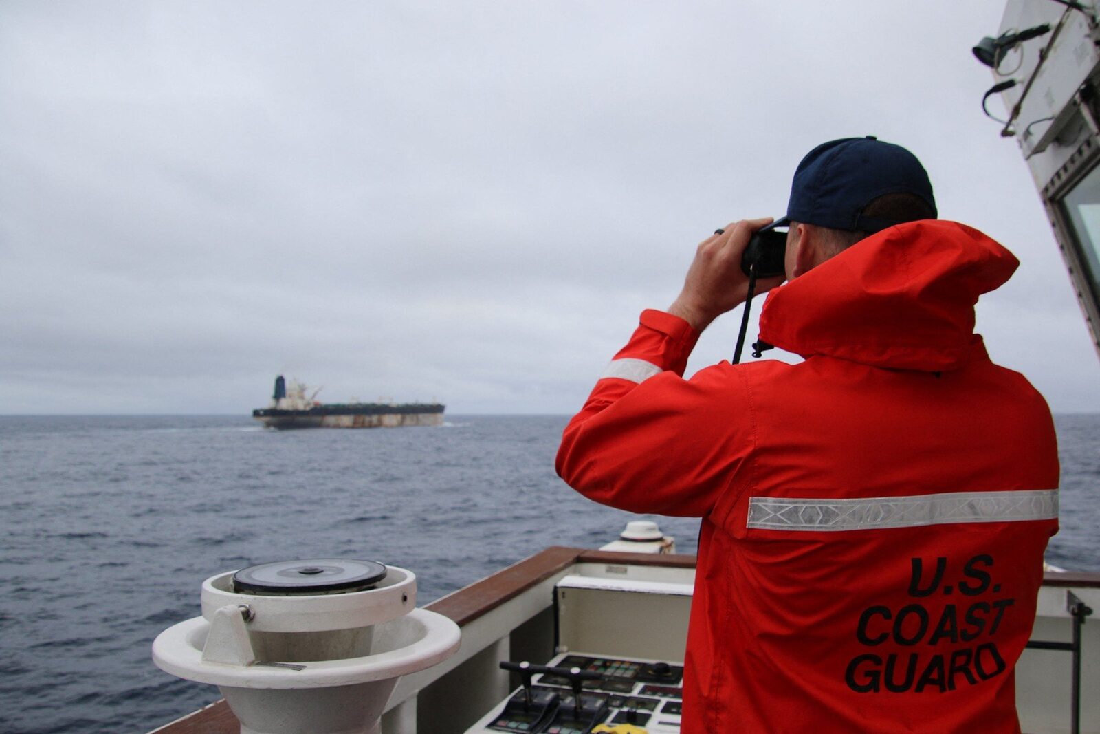 Petrolier rusesc avariat în Marea Neagră, considerat „bombă ecologică” Un petrolier rus, supus sancțiunilor internaționale, a fost grav avariat în urma unui atac, potrivit informațiilor disponibile