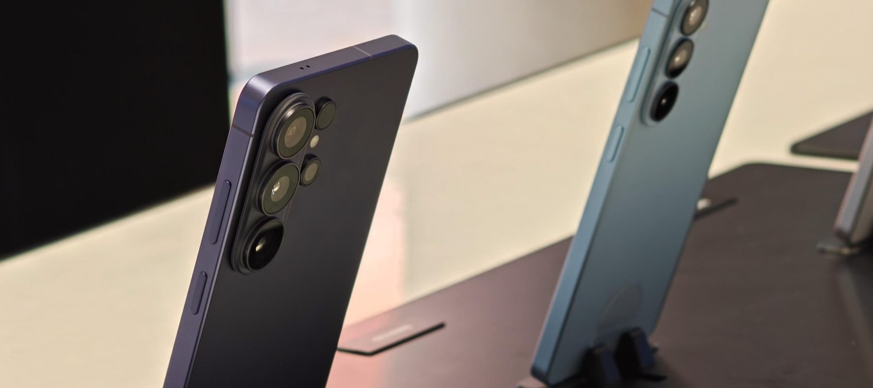 Industria smartphone-urilor, la un punct de cotitură? Ce spune Samsung România Progresele tehnologice în domeniul smartphone-urilor par să încetinească, ridicând semne de întrebare cu privire la viitorul inovațiilor hardware
