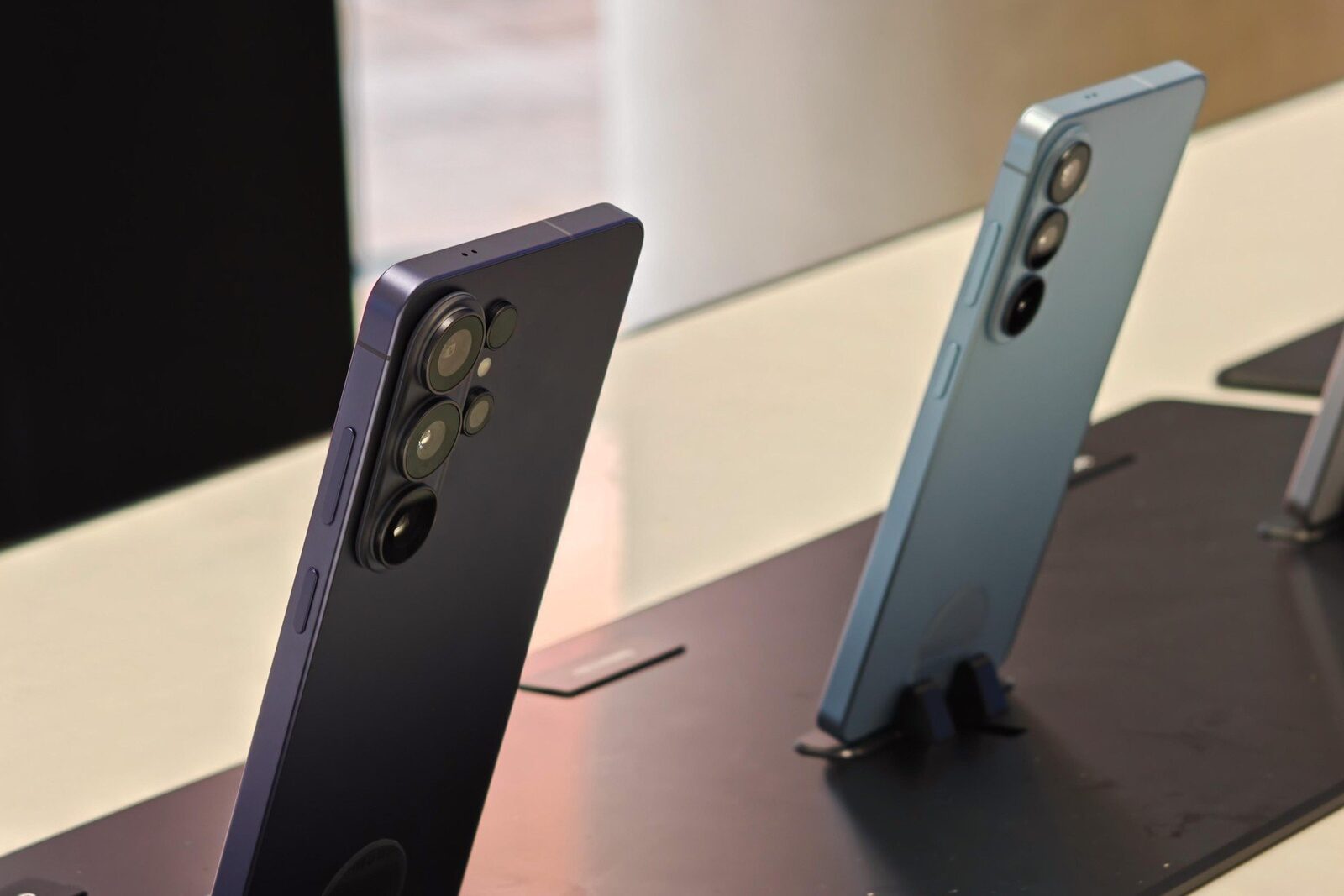 Industria smartphone-urilor, la un punct de cotitură? Ce spune Samsung România Progresele tehnologice în domeniul smartphone-urilor par să încetinească, ridicând semne de întrebare cu privire la viitorul inovațiilor hardware