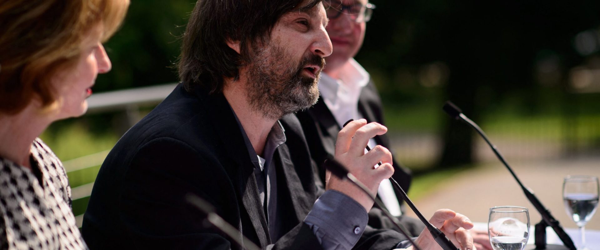 Smiljan Radic Clarke, arhitectul chilian premiat cu Pritzker Smiljan Radic Clarke, arhitectul chilian în vârstă de 60 de ani, a fost distins cu Premiul Pritzker, considerat cea mai importantă recunoaștere în domeniul arhitecturii la nivel mondial