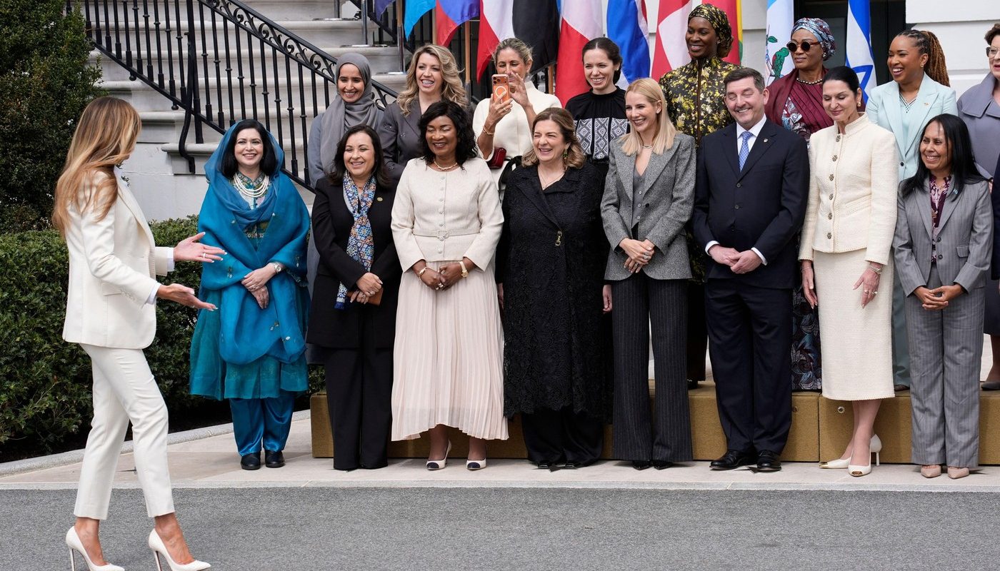 Mirabela Grădinaru, remarcată la summitul global de la Washington Mirabela Grădinaru, partenera unui lider politic român, a participat la prima sesiune a Summitului Global al Coaliției „Pregătind viitorul împreună”, desfășurat recent la Washington, D.C