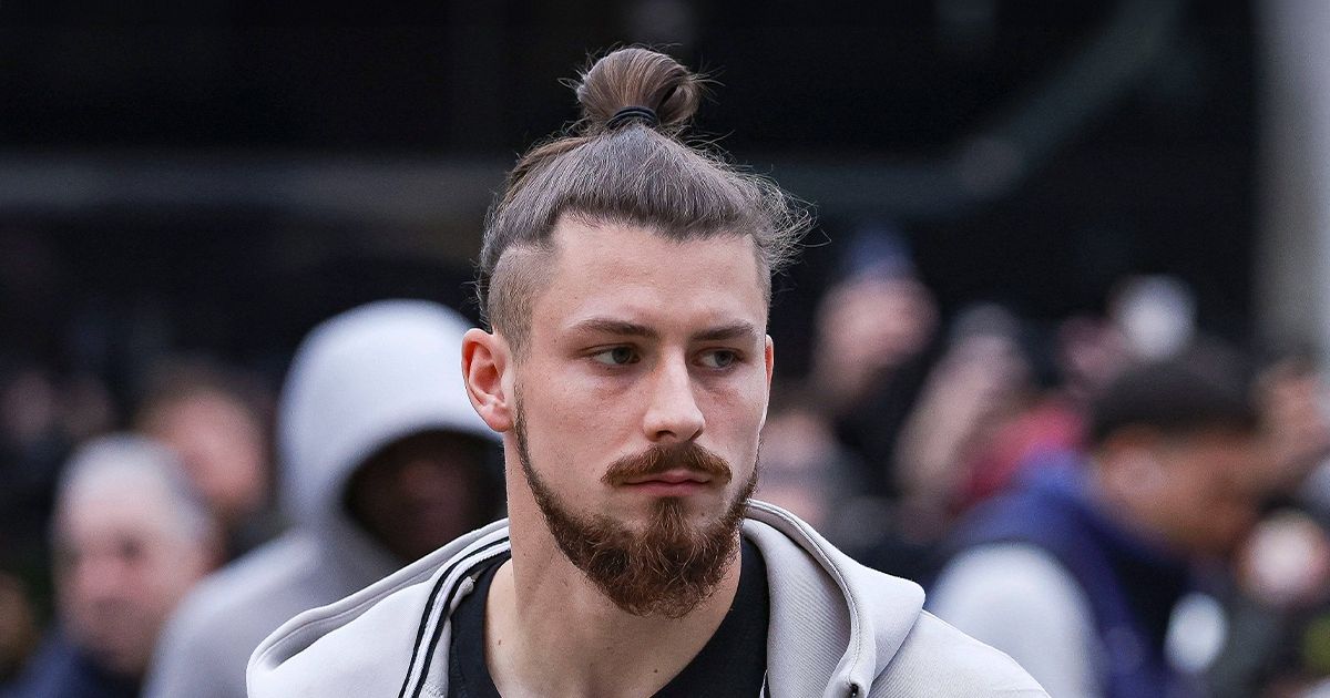 Drăgușin, absent la Tottenham – Crystal Palace: problemă medicală sau protocol după lovitura la cap? Radu Drăgușin nu a fost inclus în lotul lui Tottenham pentru meciul pierdut joi seară, pe teren propriu, cu Crystal Palace, scor 1-3