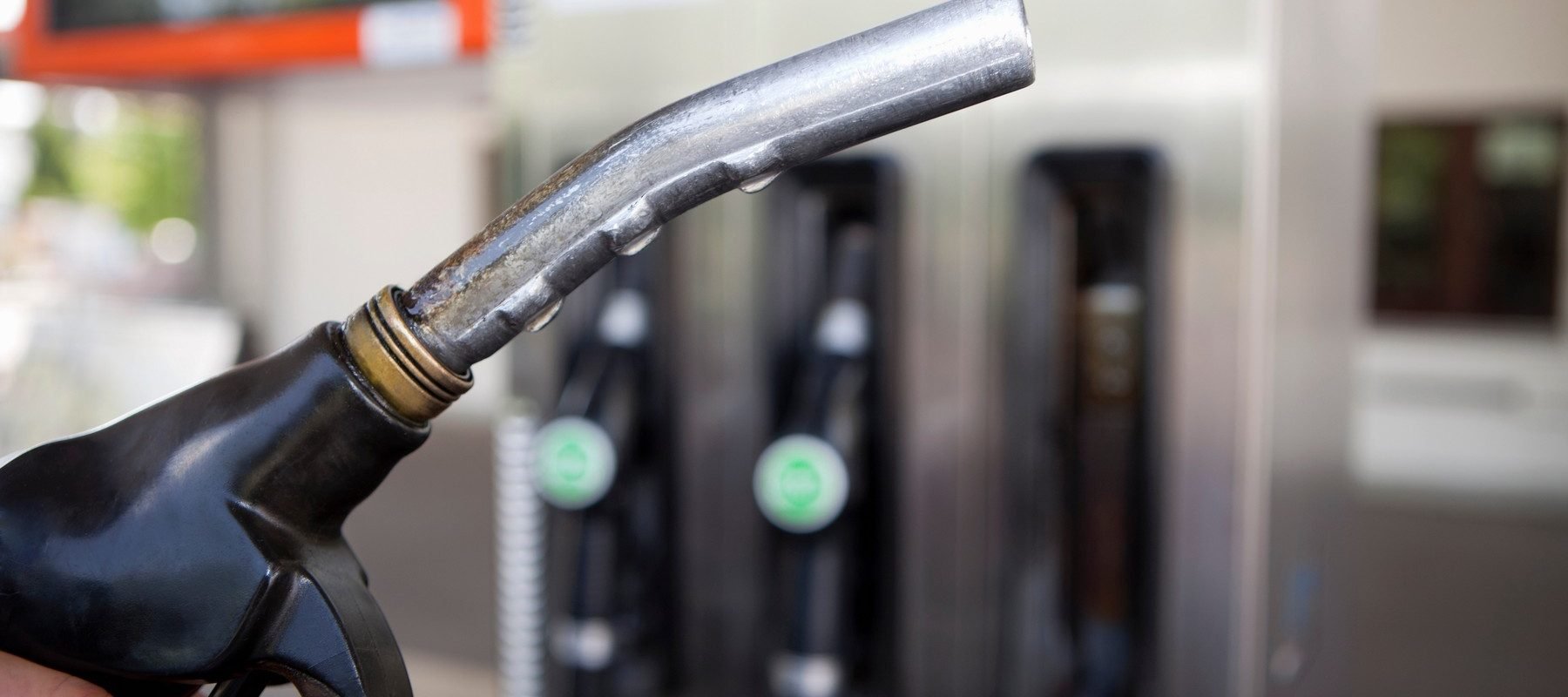 Slovacia introduce restricții la carburanți pe fondul crizei energetice Guvernul slovac a impus limite clare pentru achiziționarea de carburanți și a restricționat transportul acestora, ca răspuns la o criză energetică accentuată