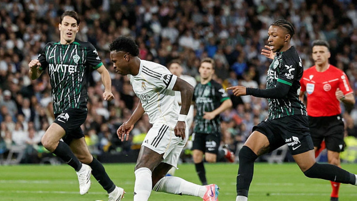 Elche se pregătește pentru testul suprem pe Bernabéu: „Un moment dificil” Elche se confruntă cu o perioadă dificilă, recunoaște antrenorul Eder Sarabia, dar echipa își menține încrederea în abordarea de joc