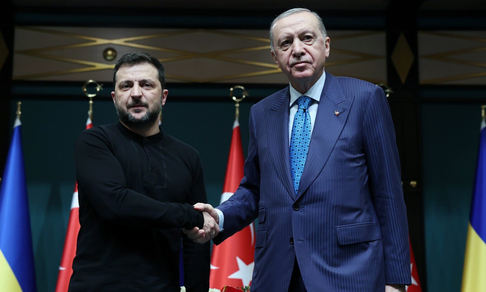 Erdogan reafirmă sprijinul pentru Ucraina, subliniind importanța negocierilor Războiul din Orientul Mijlociu nu ar trebui să umbrească eforturile de pace în Ucraina, a declarat marți președintele turc Recep Tayyip Erdogan în cadrul unei convorbiri telefonice cu omologul său ucrainean, Volodimir Zelenski