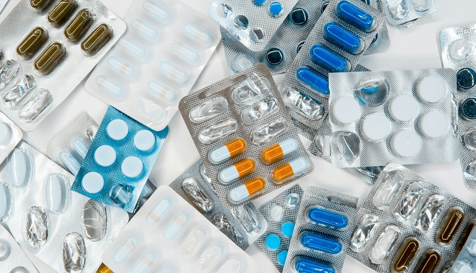 Sectorul 1 oferă ajutoare de până la 2000 de lei pentru medicamente pentru locuitori Locuitorii din Sectorul 1 pot beneficia de un sprijin financiar de până la 2.000 de lei pe an pentru a-și achita medicamentele