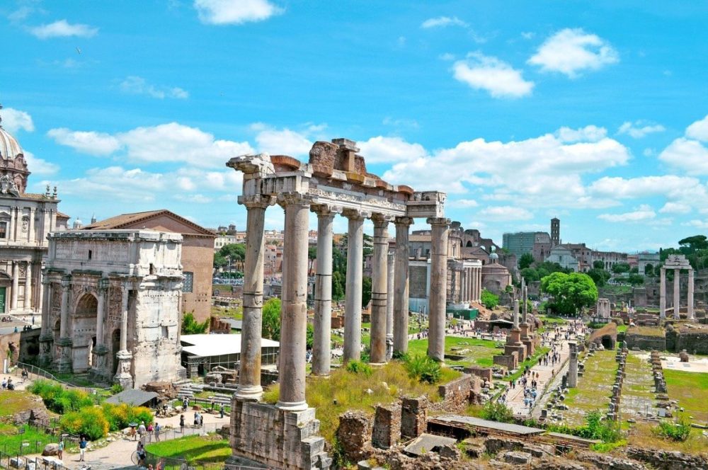 Cutremurul din Marea Tireniană: Seismul resimțit până la Roma și Milano Un cutremur cu magnitudinea de 6,1 a zguduit Marea Tireniană, în largul coastei de vest a Italiei, în dimineața zilei de luni