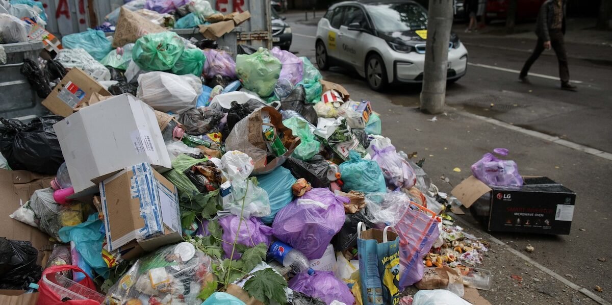Sectorul 1 va avea proprie societate de salubrizare, dar USR se opune planurilor Consiliul Local al Sectorului 1 a aprobat, marți, 31 martie 2026, un studiu de oportunitate pentru înființarea unei societăți de salubrizare subordonată primăriei