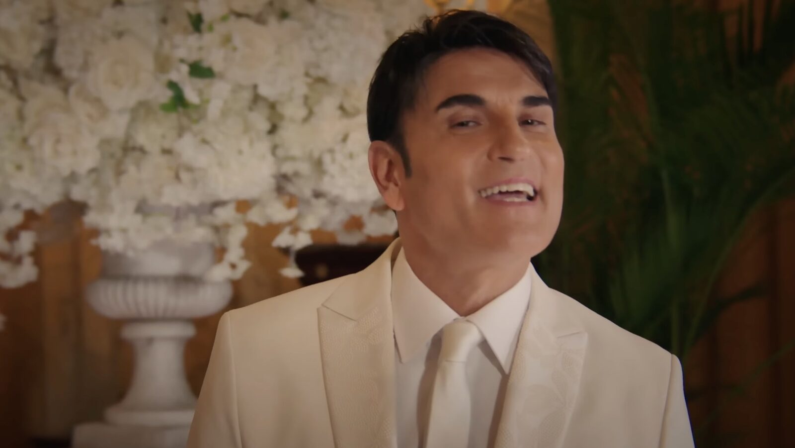 Sal da Vinci, o reacție emoționantă pe scena premiilor Artistul italian Sal da Vinci a avut o reacție emoțională puternică la aflarea rezultatului unei competiții muzicale, momentul fiind surprins de camerele de filmat