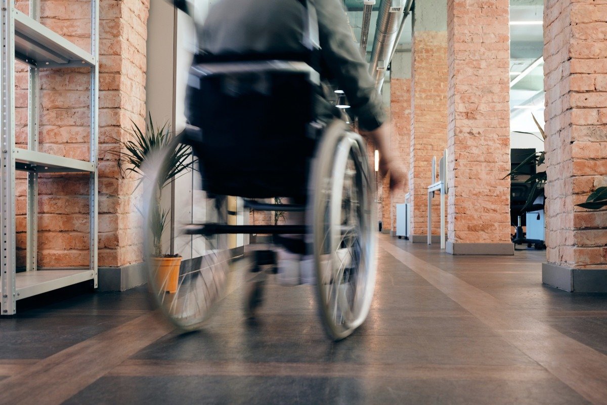 ANPIS demarează o amplă campanie de verificare a serviciilor sociale pentru adulții cu dizabilități Agenția Națională pentru Plăți și Inspecție Socială (ANPIS) va derula în perioada martie – mai 2026 o campanie amplă de verificare a calității serviciilor sociale rezidențiale destinate persoanelor adulte cu dizabilități, conform unui comunicat al agenției