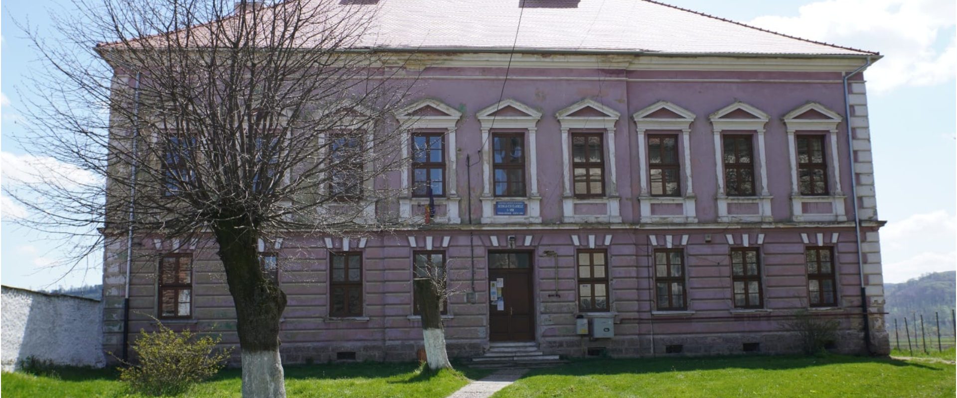 Sibiu: Hoghilag, comuna cu a doua școală „smart”. Primar: „Școala, singura speranță”