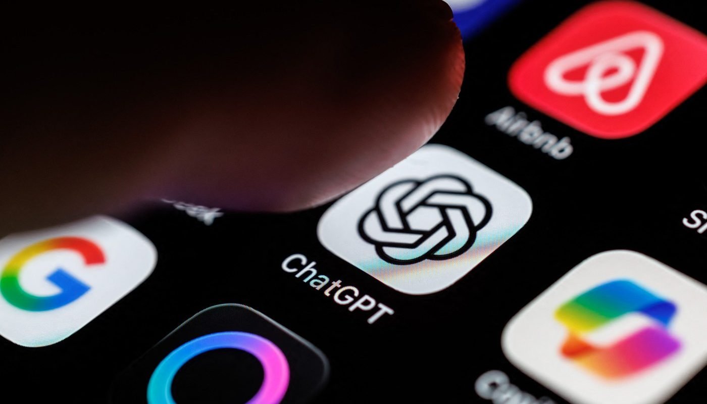 Atenție la sfaturile medicale oferite de inteligența artificială: cercetările arată limitele chatbot-ilor Două studii recente trag un semnal de alarmă cu privire la utilizarea chatbot-ilor cu inteligență artificială pentru informații medicale