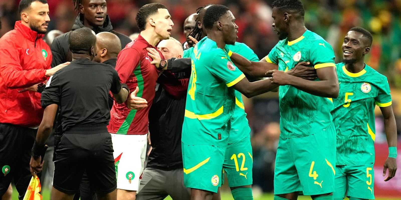 Marocul, campioana Africii la Cupa Națiunilor – Senegalul, deposedată de titlu după o decizie controversată Confederația Africană de Fotbal (CAF) a luat o decizie surprinzătoare, care răstoarnă rezultatul finalei Cupei Africii pe Națiuni (CAN), disputată în urmă cu două luni