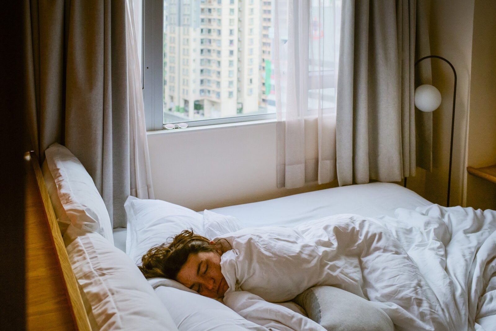 „God of Sleep”: O competiție neobișnuită promovează importanța somnului în China O competiție inedită, ce recompensează participanții cu aproximativ 430 de dolari și titlul de „God of Sleep”, a stârnit un interes major în Shanghai