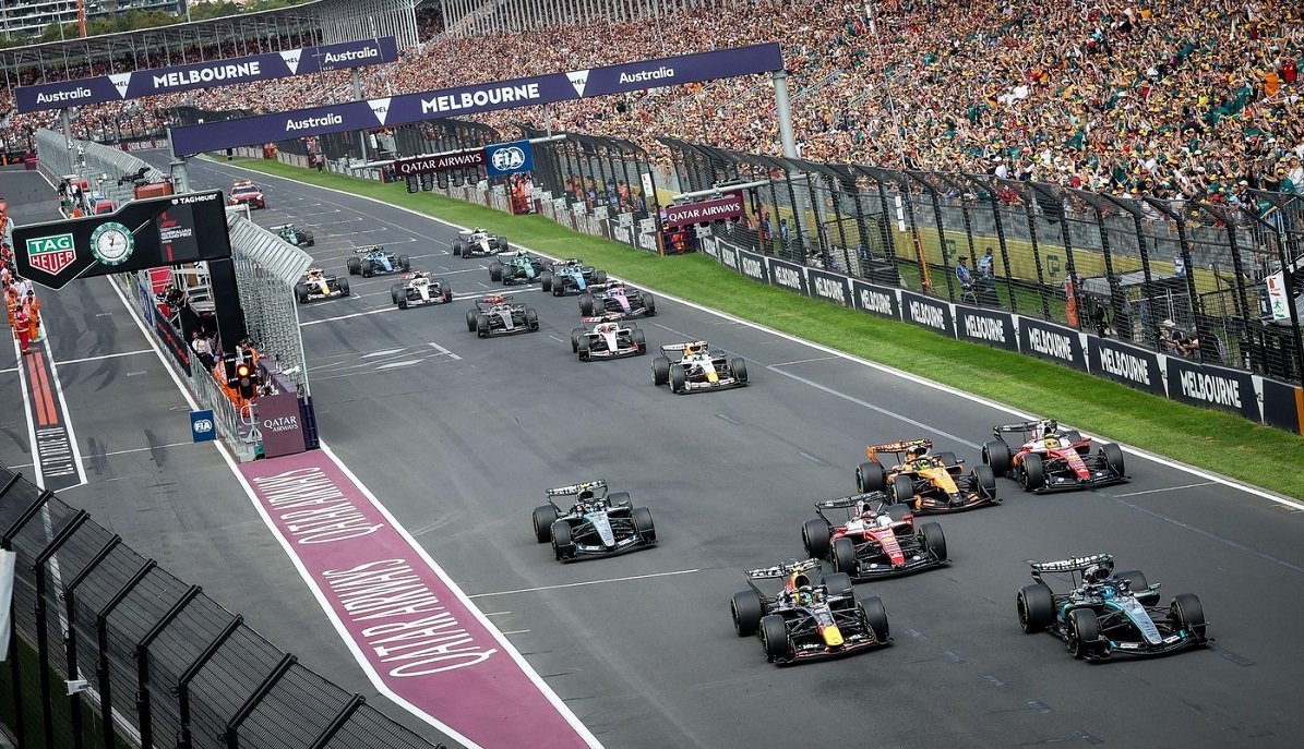 Formula 1: Schimbări majore în perspectivă după nemulțumirile legate de puterea electrică Competiția de Formula 1 se pregătește pentru schimbări semnificative în ceea ce privește unitățile de putere, ca urmare a criticilor venite din partea fanilor și a piloților