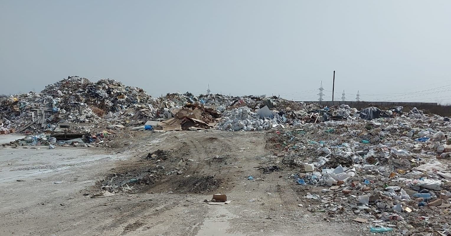 Sectorul 3 alocă fonduri pentru relocarea unei stații de sortare cu probleme Consiliul Local al Sectorului 3 a aprobat alocarea a 30 de milioane de lei (aproximativ 6 milioane de euro) pentru societatea de salubritate și dezăpezire controlată de primarul Robert Negoiță