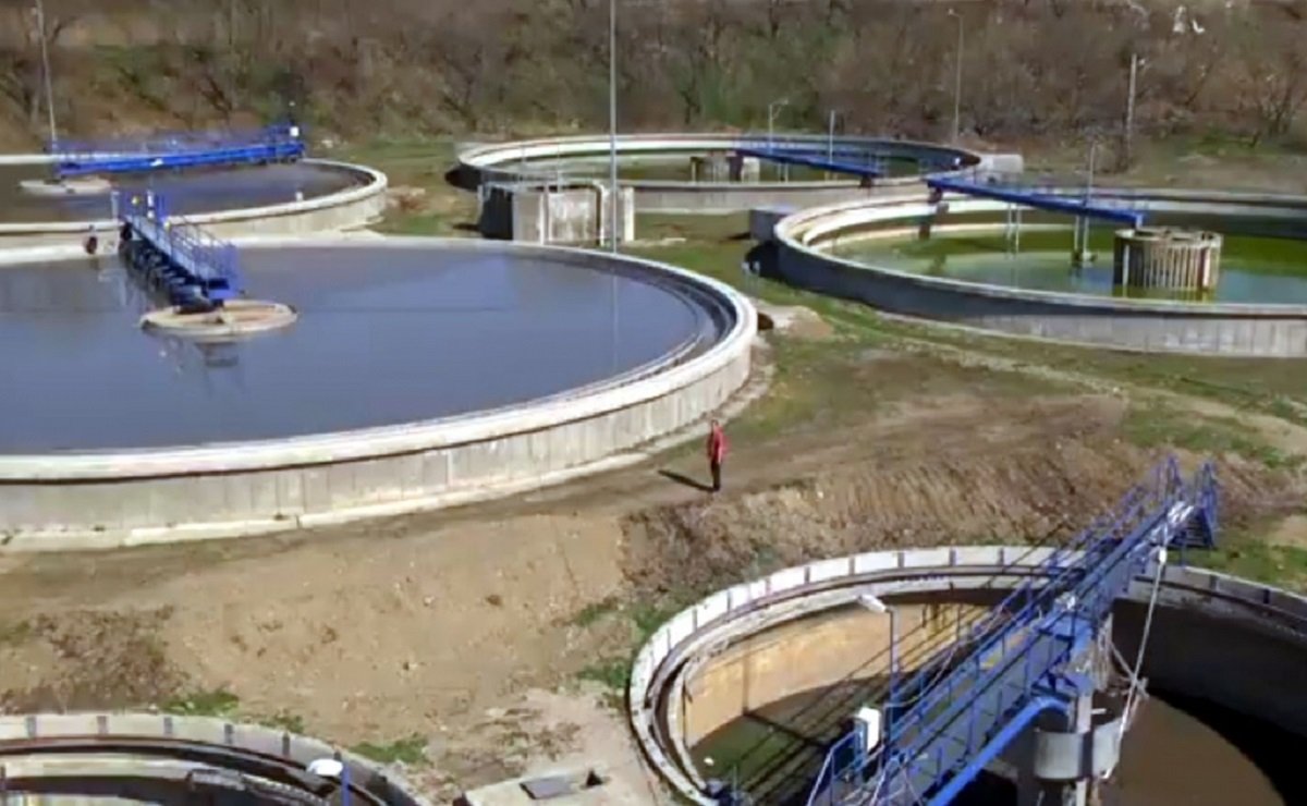 Ploieștiul, sufocat de datoriile unei stații de epurare vechi Stația de epurare a municipiului Ploiești, construită în urmă cu peste jumătate de secol, generează o datorie uriașă pentru bugetul local
