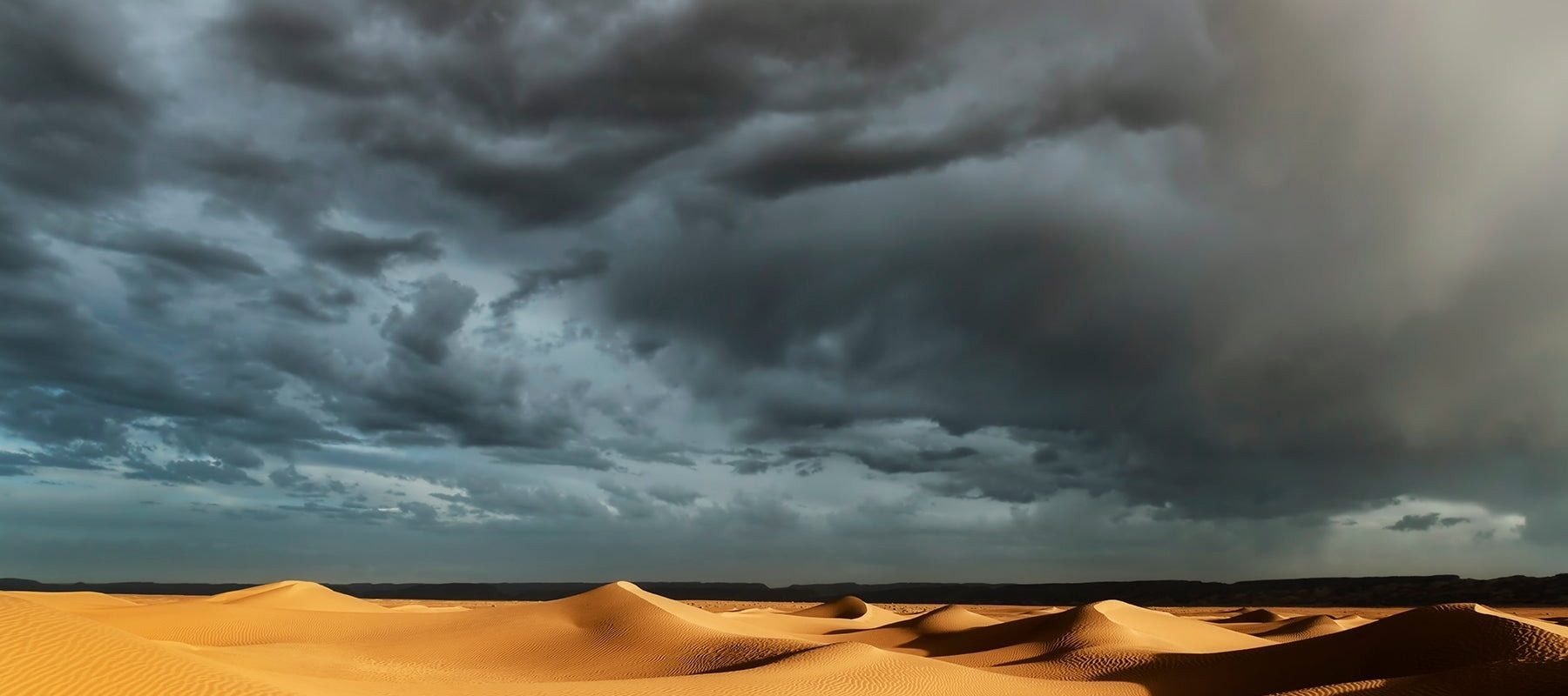 Țara X vrea ploaie în deșert: Proiect tehnologic cu potențial de creștere a precipitațiilor cu 20%