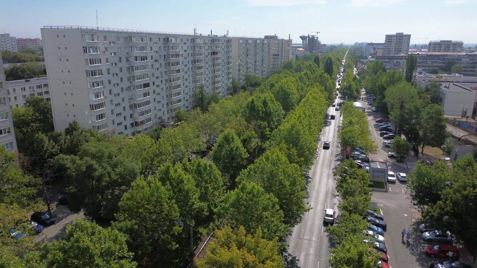 Sectorul 3: Contribuabilii nu pot cere returnarea banilor plătiți în plus pentru impozitul pe clădiri Primăria Sectorului 3 nu le oferă bucureștenilor posibilitatea de a recupera sumele plătite în plus pentru impozitul pe clădiri, în urma reducerilor fiscale stabilite prin O.U.G