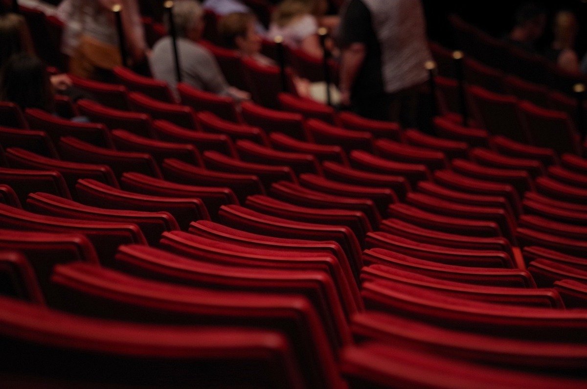 Ciucu deblochează concursurile pentru managerii teatrelor bucureștene Primarul general al Capitalei, Ciprian Ciucu, a anunțat marți inițierea procedurilor pentru organizarea concursurilor destinate ocupării funcțiilor de manageri ai teatrelor din București