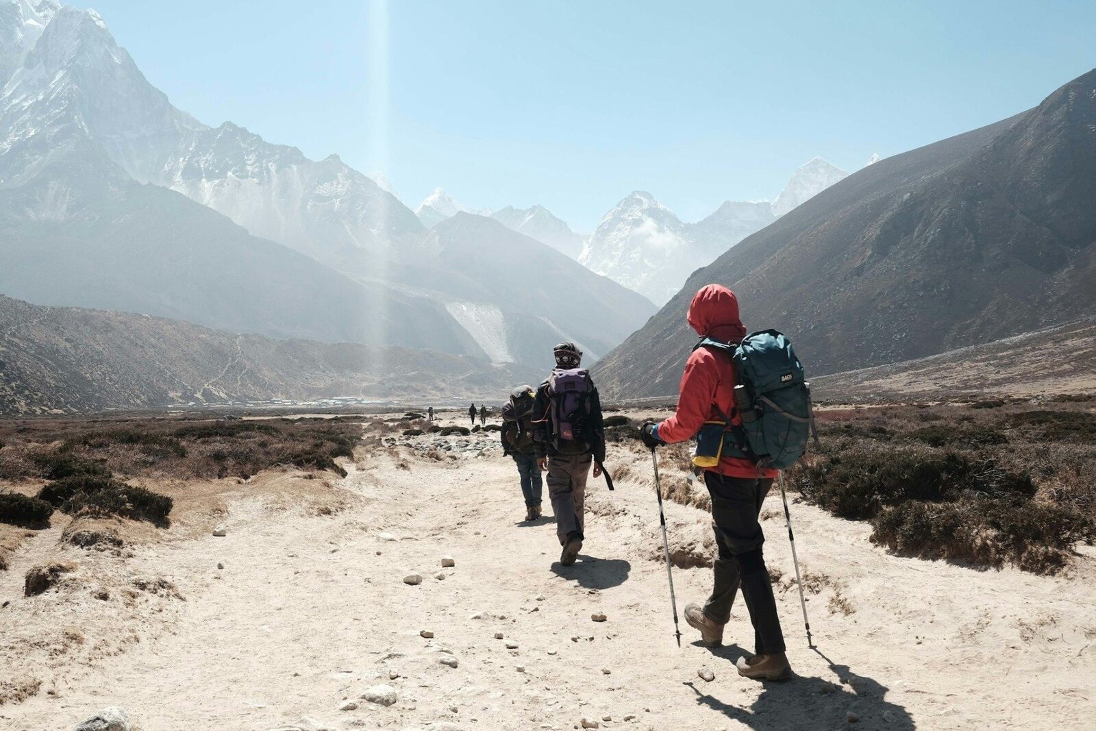Provocare inedită pentru pasionații de aventură: acces gratuit pe viață la rafting, pentru găsirea unei plăcuțe ascunse pe Everest Master Adventure, compania ce organizează activități recreative precum rafting și aventură la Vadu Crișului, lansează o provocare îndrăzneață pentru iubitorii de munte