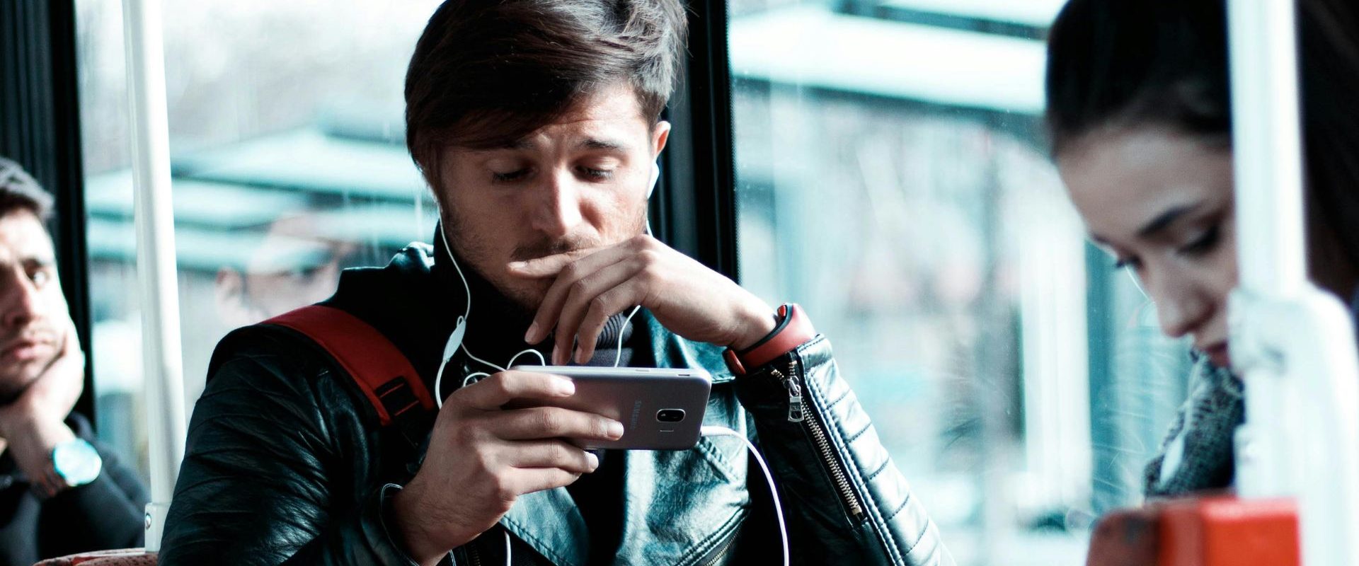 Câștiguri online: Aplicațiile care îți pot rotunji veniturile Un telefon mobil și o conexiune la internet sunt suficiente pentru a începe să câștigi bani online