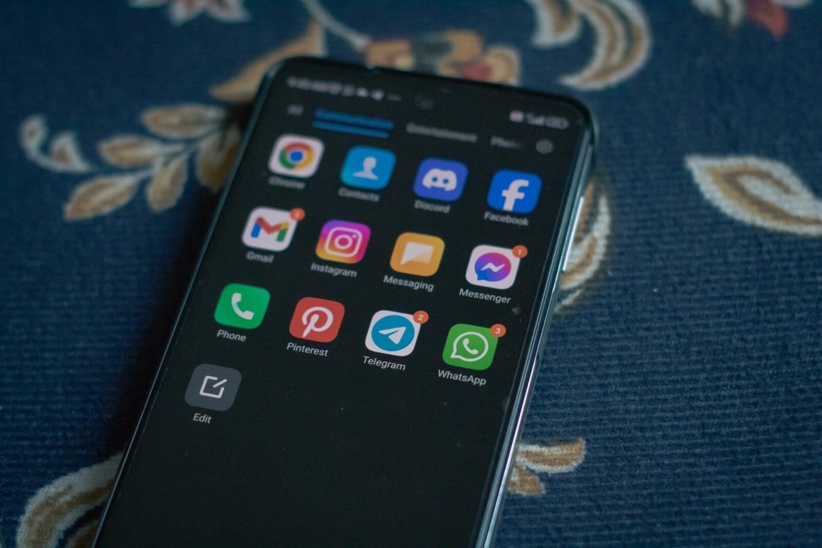 Hackerii iranieni folosesc aplicații false pentru a spiona utilizatorii de Telegram FBI-ul avertizează asupra unei noi campanii de atacuri cibernetice orchestrate de hackeri iranieni, care utilizează aplicații deghizate pentru a compromite dispozitivele și a fura date