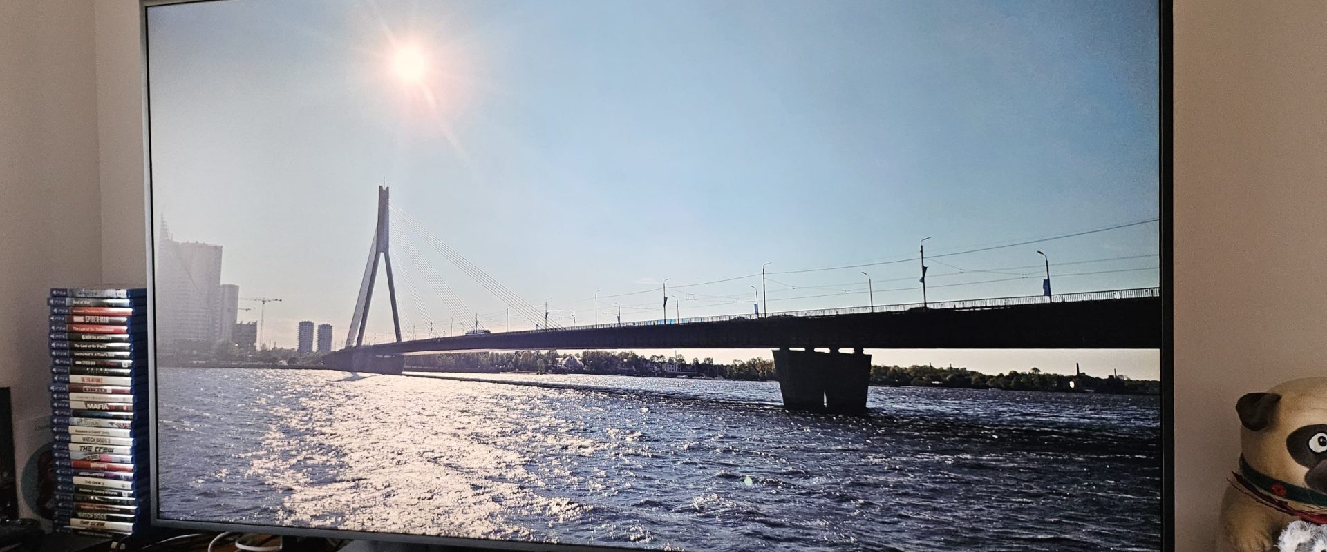 Samsung, obligată să schimbe politica de confidențialitate pentru televizoarele smart în urma unui acord cu procurorul general din Texas Samsung a acceptat să modifice modul în care colectează datele de la utilizatorii de televizoare inteligente în Texas, în urma unei înțelegeri cu procurorul general al statului