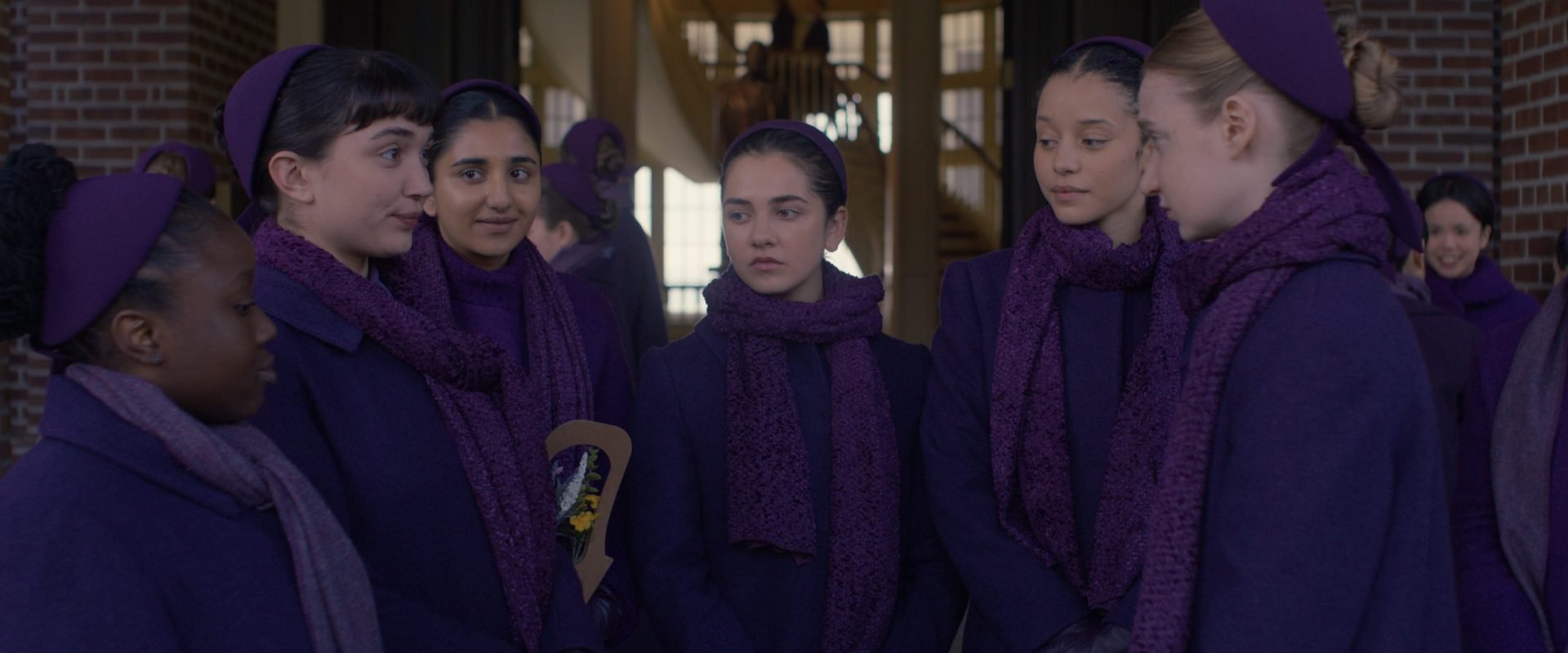 „Testamentele”, continuarea „Povestirii slujitoarei”, se arată în trailer: Promisiunea unei noi perspective Disney+ a lansat un trailer pentru „Testamentele”, continuarea mult așteptată a serialului „Povestea slujitoarei”, oferind o primă imagine a ceea ce va aduce această nouă producție