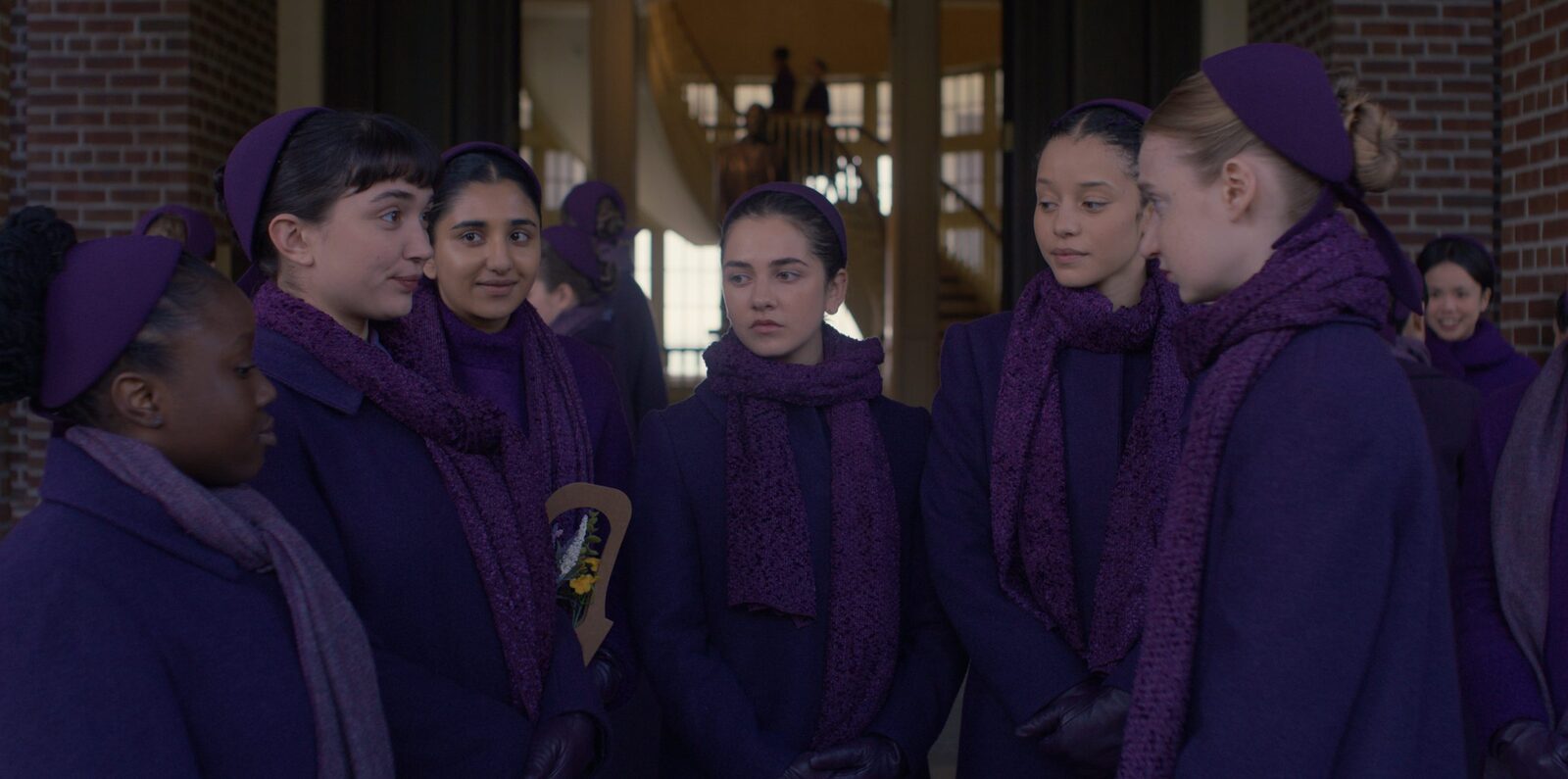 „Testamentele”, continuarea „Povestirii slujitoarei”, se arată în trailer: Promisiunea unei noi perspective Disney+ a lansat un trailer pentru „Testamentele”, continuarea mult așteptată a serialului „Povestea slujitoarei”, oferind o primă imagine a ceea ce va aduce această nouă producție