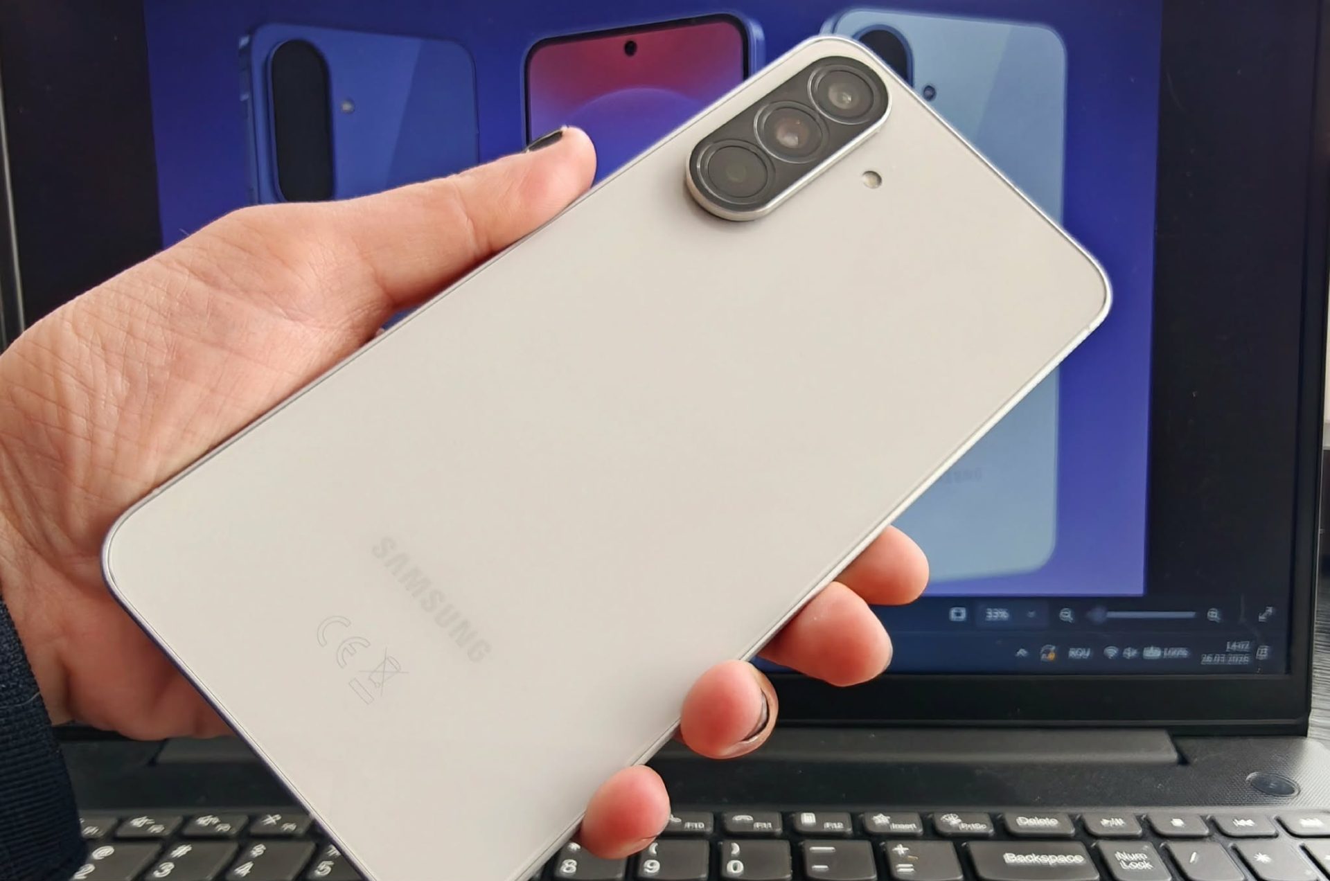 Samsung Simplifică Transferul de Fișiere: „Tap to Share” Vine cu One UI 9 Samsung pregătește o funcție nouă, numită „Tap to Share”, care promite să revoluționeze modul în care utilizatorii de telefoane Galaxy transferă fișiere