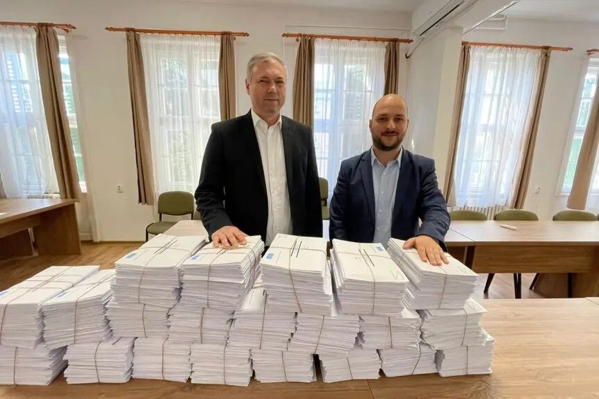 Declic cere intervenția autorităților române în privința alegerilor din Ungaria Organizația neguvernamentală Declic a lansat o petiție prin care solicită autorităților române să intervină în contextul alegerilor parlamentare din Ungaria