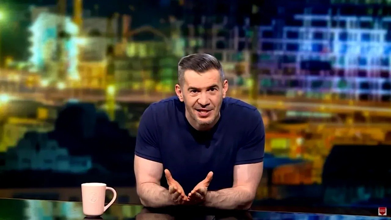 „Starea Nației” lui Dragoș Pătraru ar putea reveni pe TVR1 Emisiunea „Starea Nației”, realizată de jurnalistul Dragoș Pătraru, se află în negocieri cu Televiziunea Română pentru o eventuală revenire pe micul ecran, conform unor surse din interiorul instituției