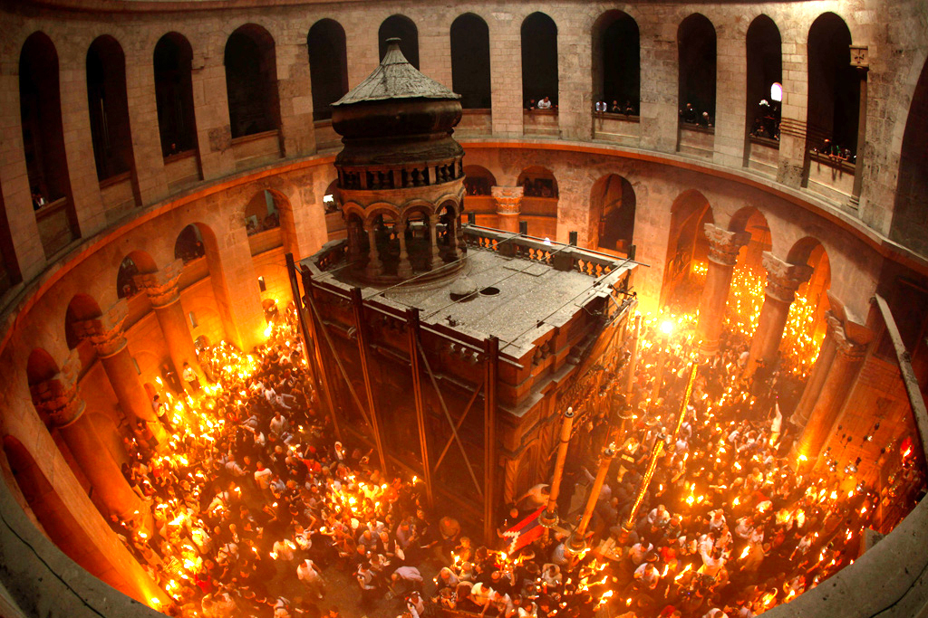 Marele șoc: Lumina Sfântă de la Mormântul Sfânt nu s-a aprins