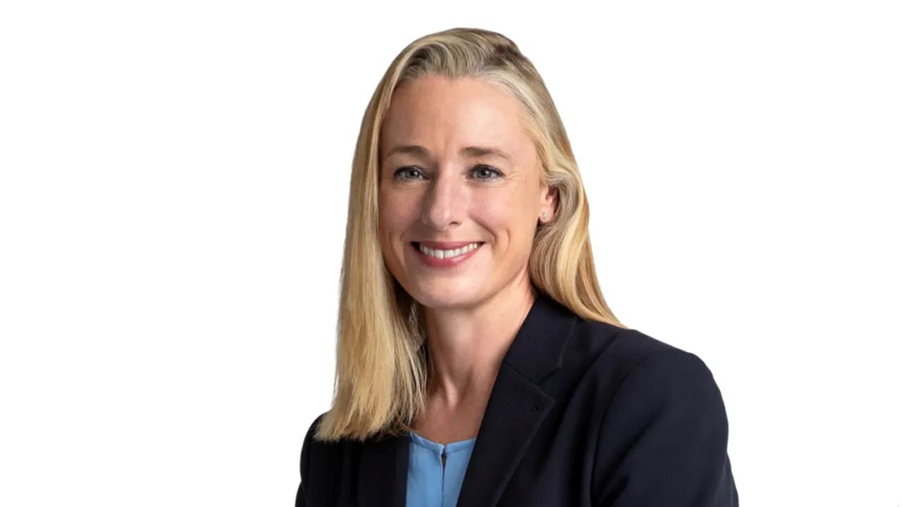 ȘOC la OMV: Emma Delaney, prima femeie CEO. Românii o cunosc pe Verchere de la Petrom