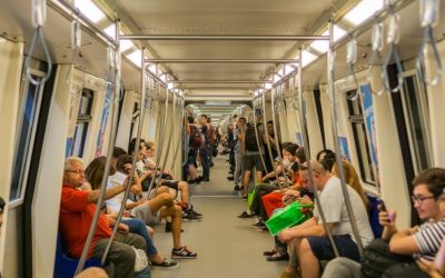 Metroul: 186 de angajați plătiți să vândă bilete, în timp ce automatele stau degeaba