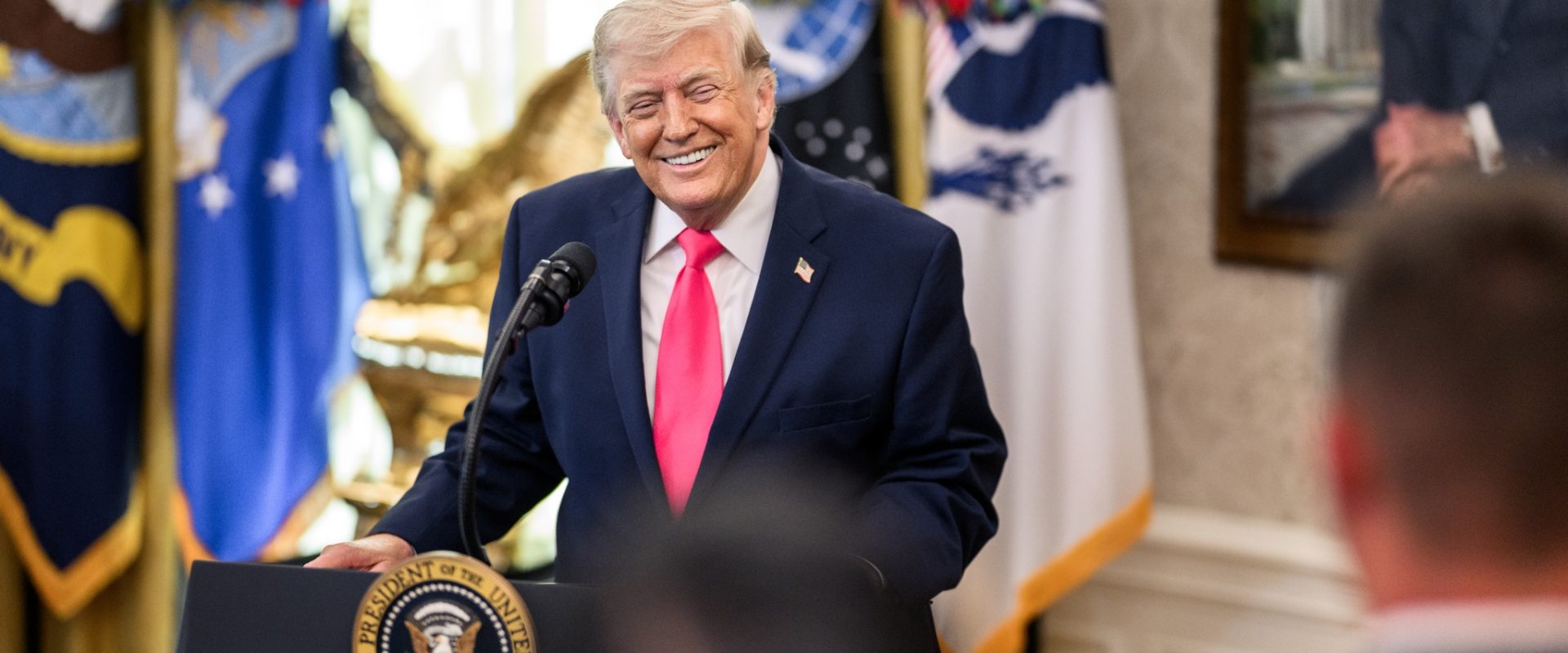 Ancheta SUA: Tranzacții suspecte înainte de postarea lui Trump, cu efect pe piață