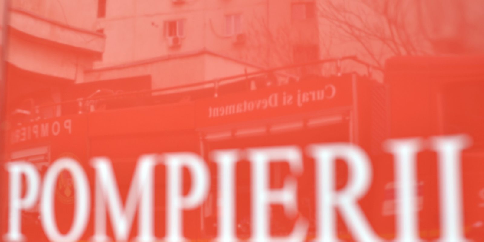 Incendiu la un bloc din Constanța: Zece locatari s-au autoevacuat