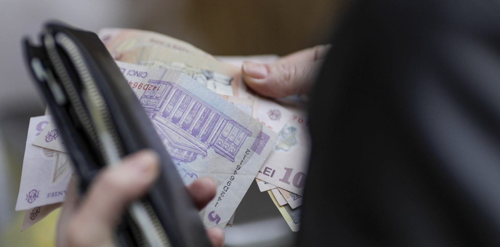 Datorii la Fisc: Românii cu peste 1200 lei riscă „lista rușinii”