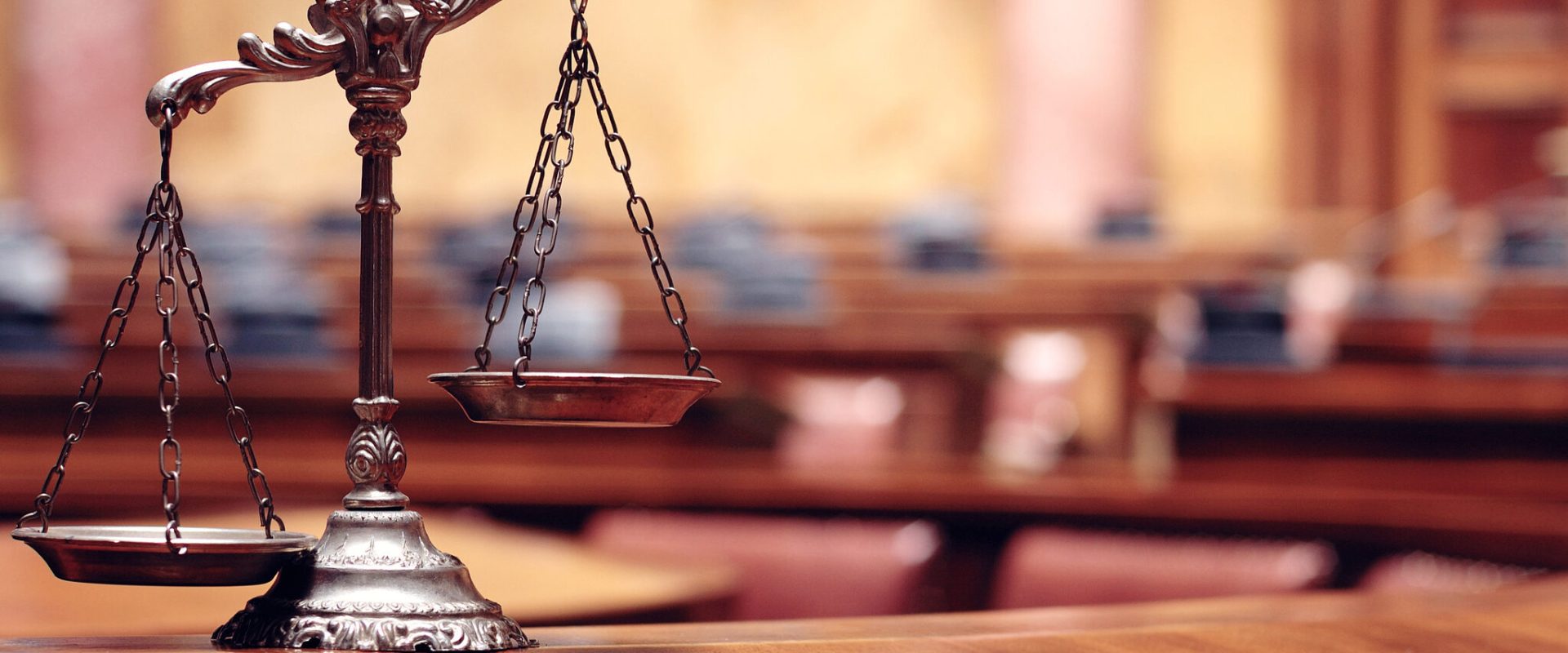 Țara, mai bogată! Tezaur de „boarfe”, telefoane și-o coadă de sapă pentru stat