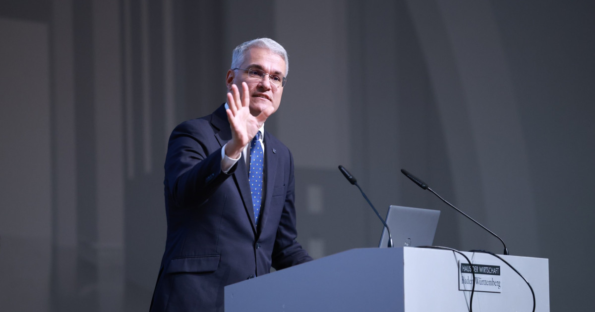 Criză politică: Ce pierderi riscă România. Pîslaru: Reformele, blocate!